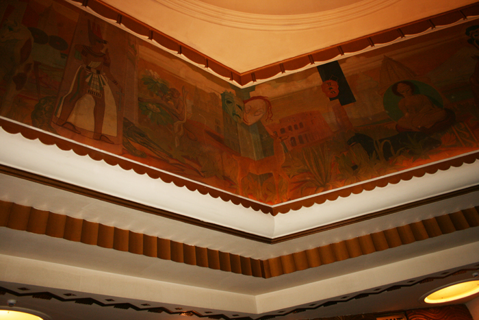 Detail of the actual interior inspired by the African Savanna and African masks