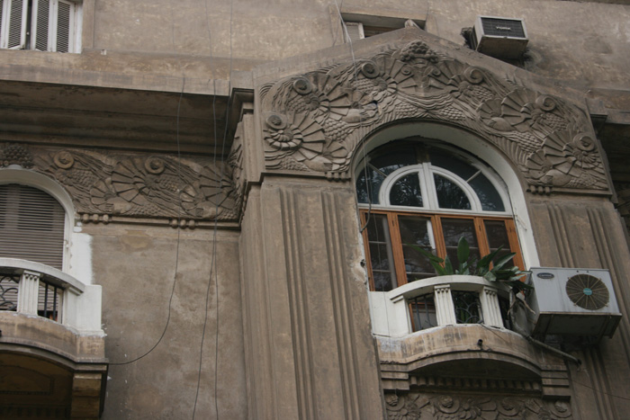 View of the central “avant-corps” topped with a mitre arch
