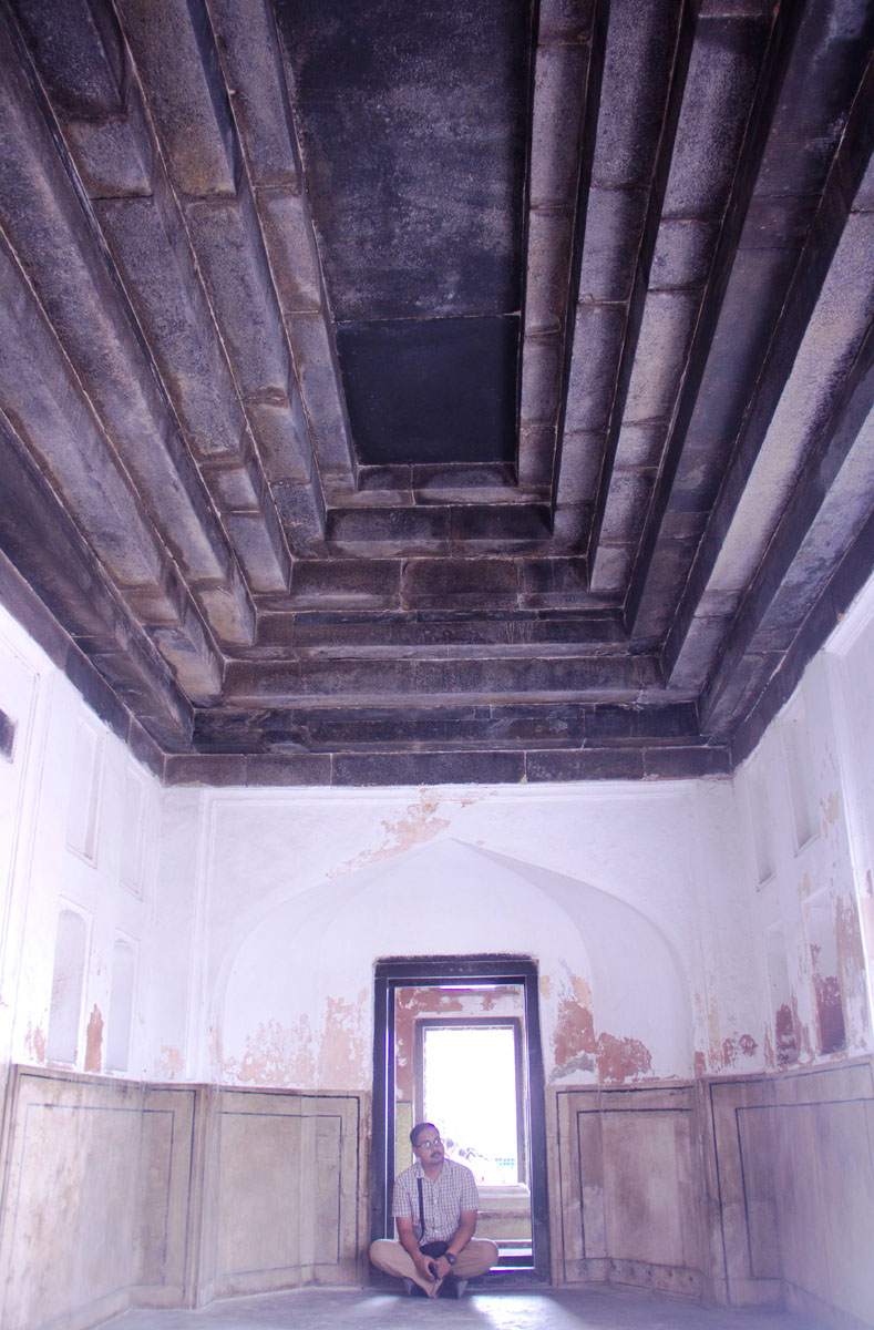 Ceiling of entrance chamber constructed with stone blocks