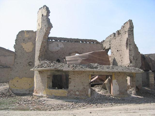 State of administrative building in March 2004