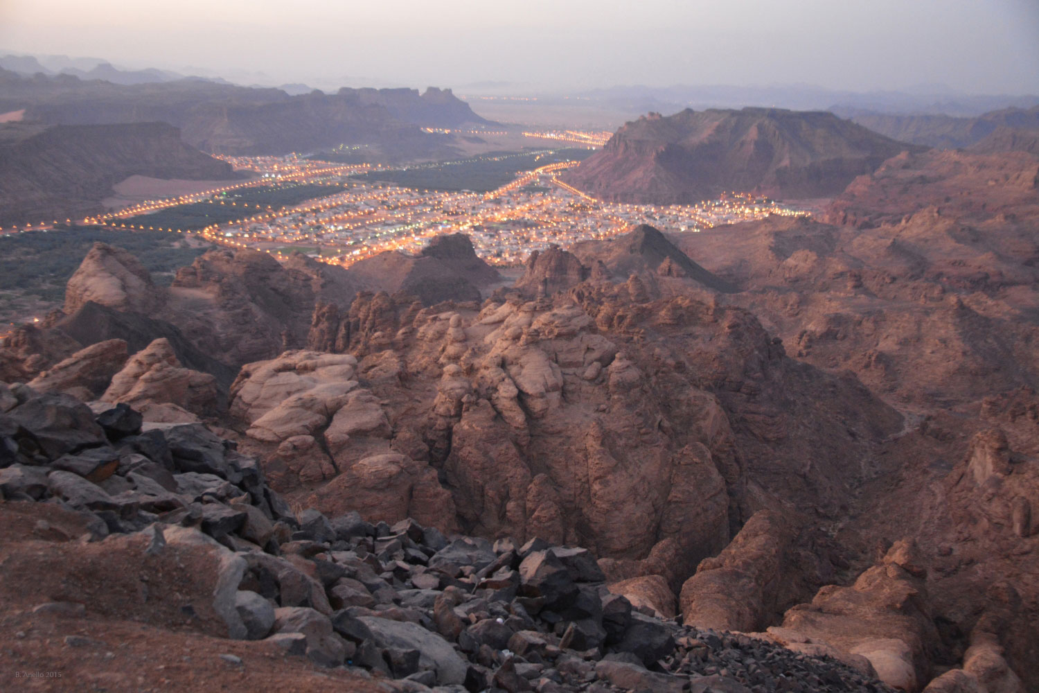 al-Ula - Bird's-eye view to the modern town and the valley