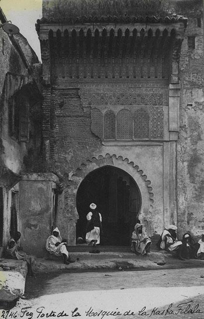 Jami' Qasbah Filala - Exterior view of an entry into Qasba Filala Mosque / "Fez, Porte de la Mosqueé de la Kasba Filala"