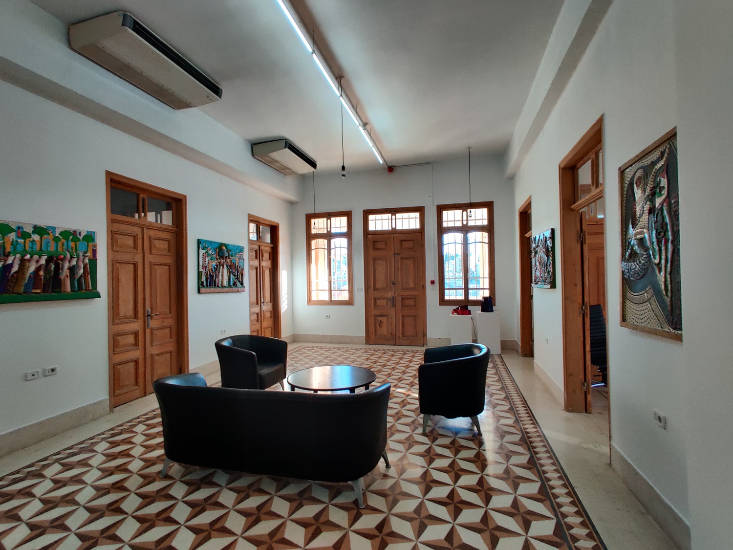 Darat al Funun - Interior view of the with furnishings and artwork
