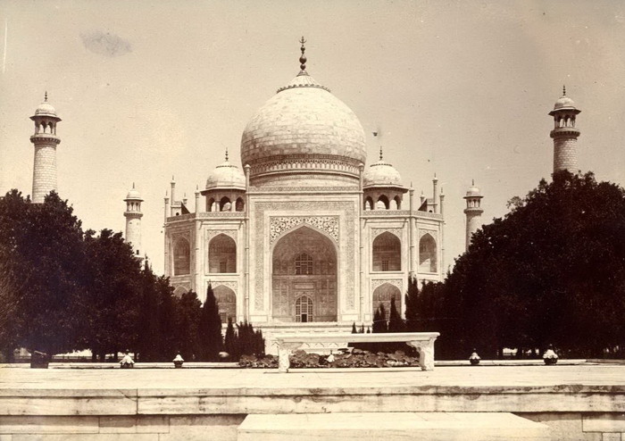 19th century image of the central view to Mumtaz Mahal's Mausoleum