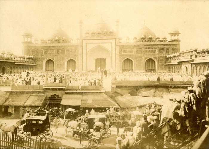 19th century image of the  Jami Masjid forecourt and exterior