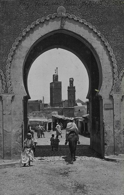 Exterior view of Bab Bu Jallud / "Fez Porte de Bou-Jéloud"