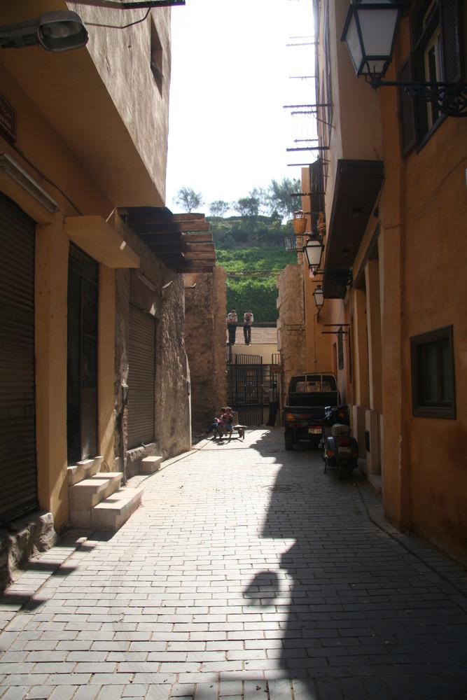 Paving of the alley leading to Bab al-Mahruq Park entrance