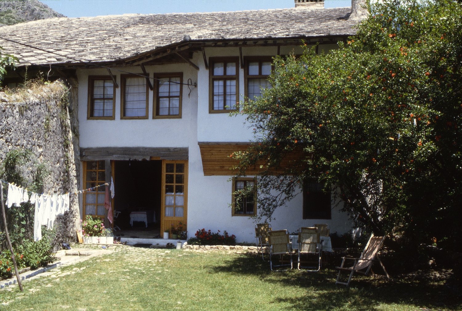 Right unit of double dwelling, Hasan-bey Rizvanbegović house. Exterior inner court from south.
