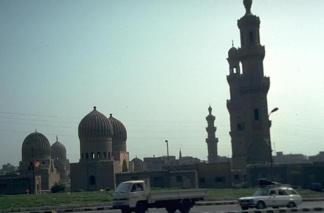 View from highway, showing the Sultaninyya with the minaret of Qawsun' s Khanqah, all that is left of that monument