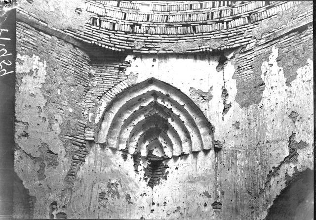 Interior of the northern mausoleum of the eastern group with the rear of Fakr-eddin Tuman