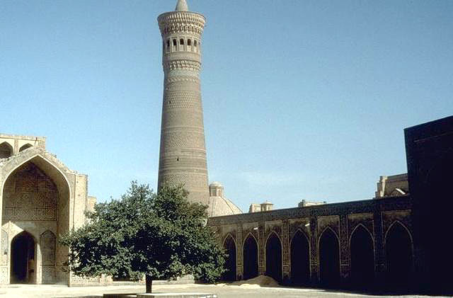 View facing northeast within the Kalyan Mosque courtyard, with the Kalyan minaret beyond