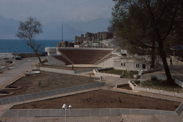 Exterior view to shore side amphitheatre