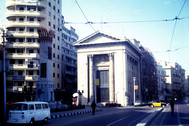 Exterior view of bank façade in relation to street