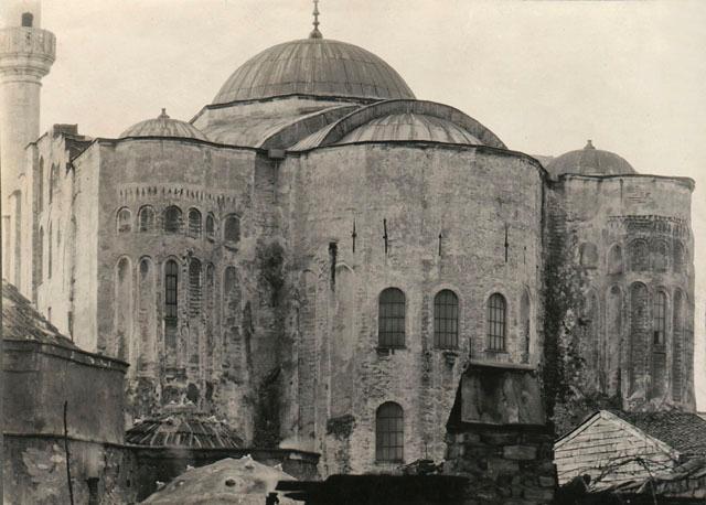 Gül Mosque - Elevated view from south, showing the use of niches as structural decoration on apses.  In the foreground, the domes of a hamam