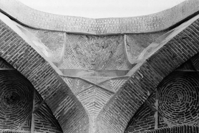 Courtyard detail, vaulted hood of small iwan flanking sanctuary iwan