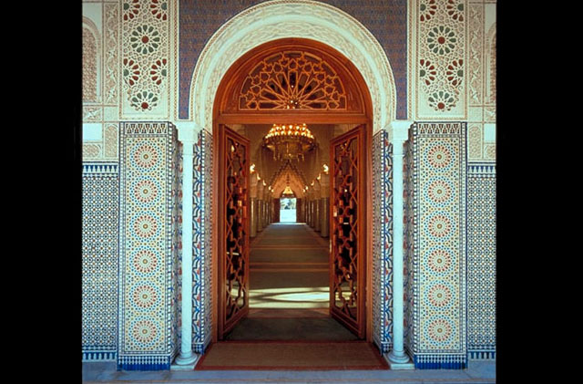 Interior, entrance door