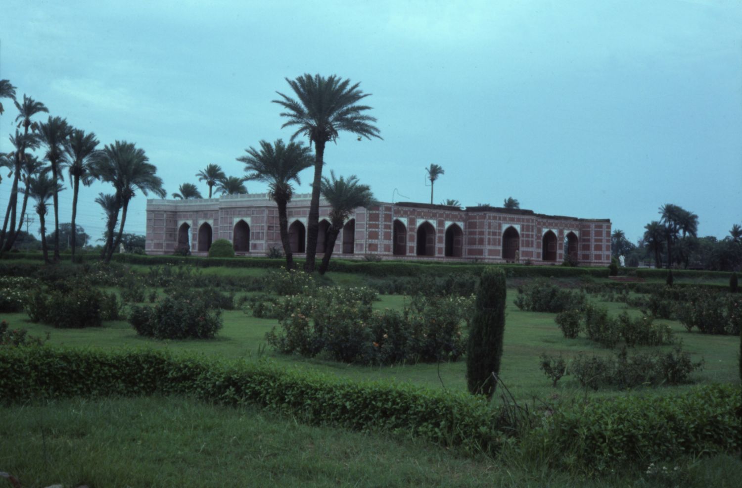 Lahore Fort Complex: Nur Jahan's Tomb