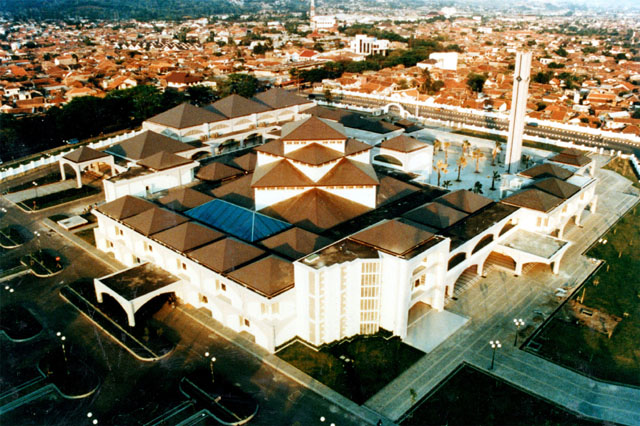Aerial view of complex