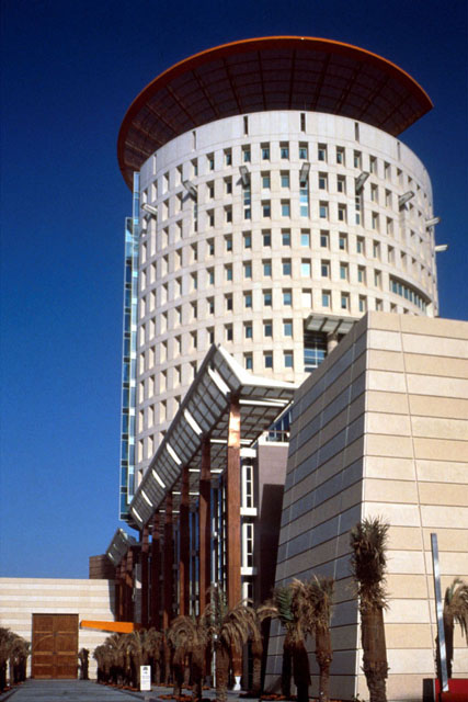 National Chamber of Commerce and Industry - Exterior view of cylindrical tower
