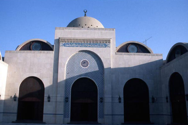 Jami' al-Zahra'a - Courtyard entrance