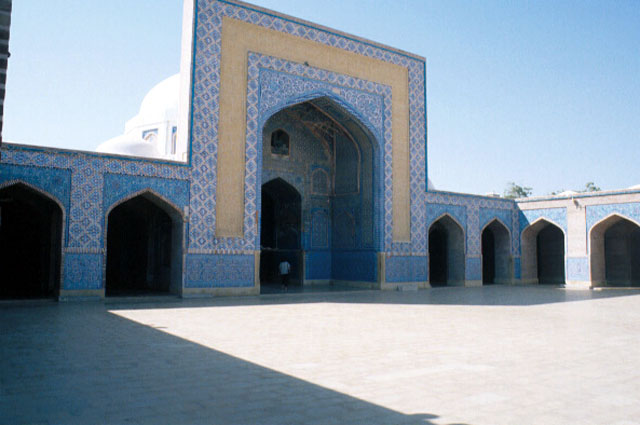 Entrance to the prayer hall from the courtyard