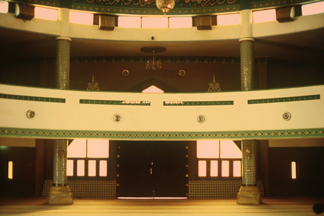 Interior vie of prayer hall showing gallery and clerestory windows