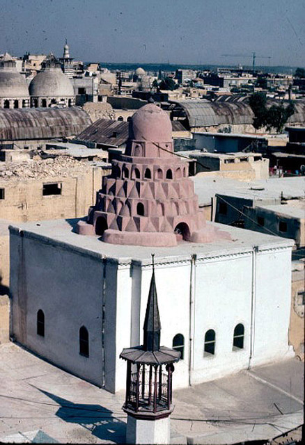 Madrasa al-Nuriyya al-Kubra (Damascus) - Elevated view of the domed mausoleum