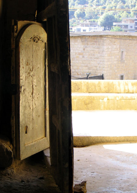 The main door of the saray
