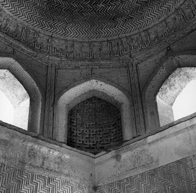 Interior detail of mausoleum, showing zone of transition to the dome