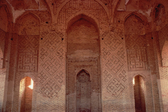 Interior view of dome chamber, qibla wall