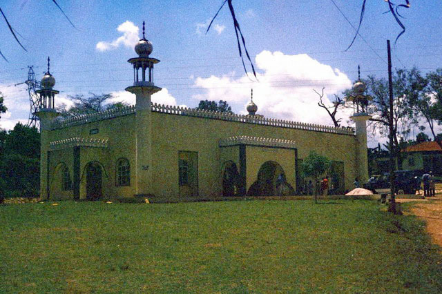 Bweyogerere Mosque - Exterior view