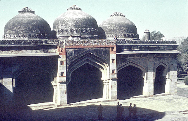 Exterior view of the mosque, with entryway