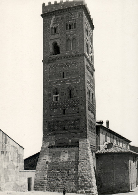 Exterior view of Torre de San Martin