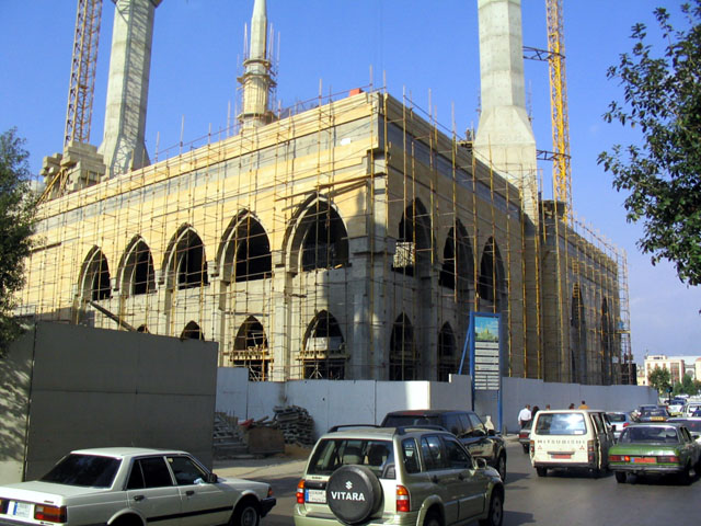 The mosque façade on Amir Bechir Street