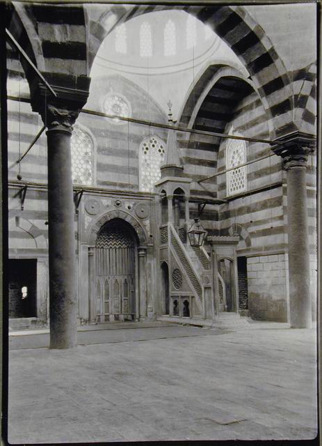 Interior, Mihrab and minbar