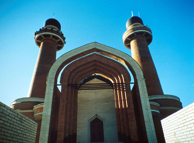 Exterior view into pishtaq and flanking minarets