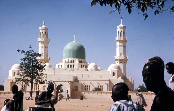 New Central Mosque of Kano, near view with people