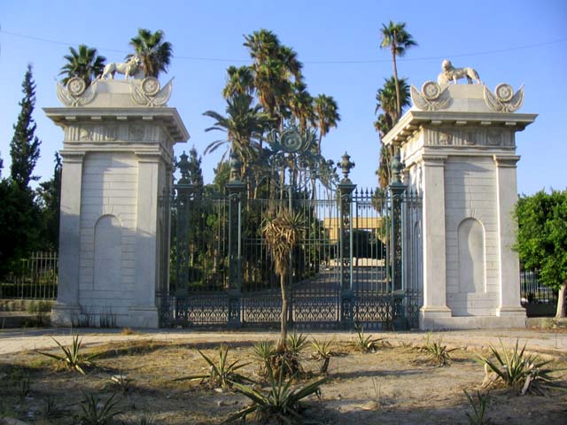 The entrance to the zoological garden
