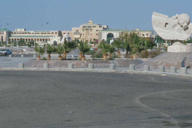 Landscaping of Jeddah Corniche - Exterior view showing public sculpture in front of façade