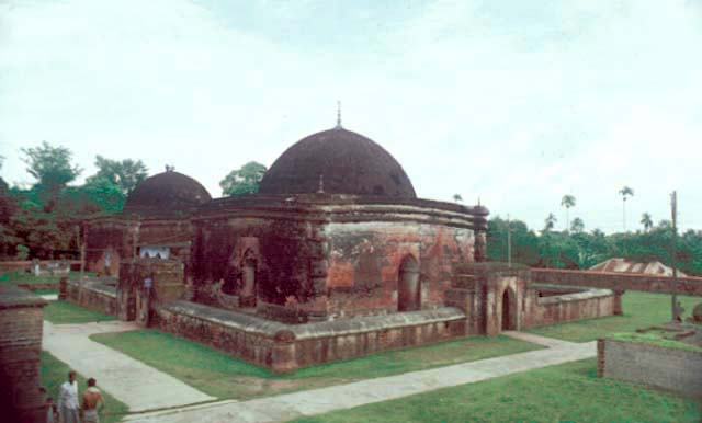 Khan Jahan Ali Mausoleum - Boundary walls of mausoleum