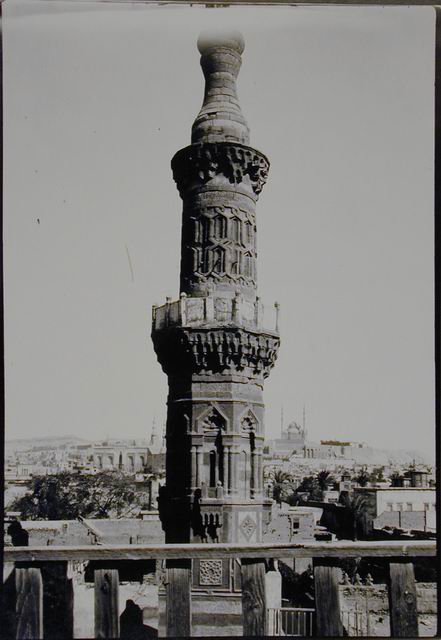 Jami' Qaraquja al-Hasani - Minaret