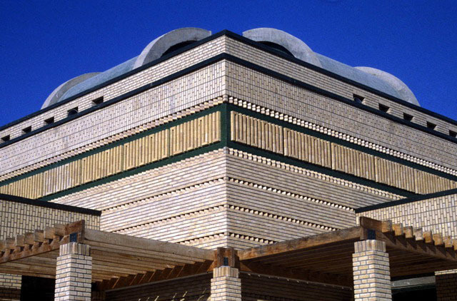 Bushehr Cement Factory Mosque - Exterior detail; corner