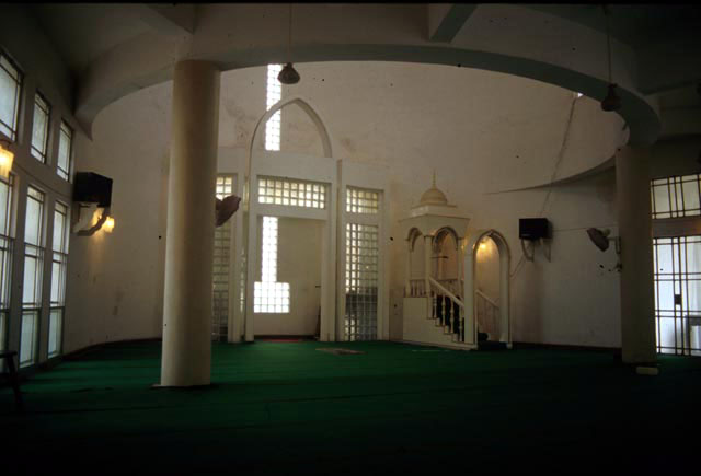 Interior, main prayer room