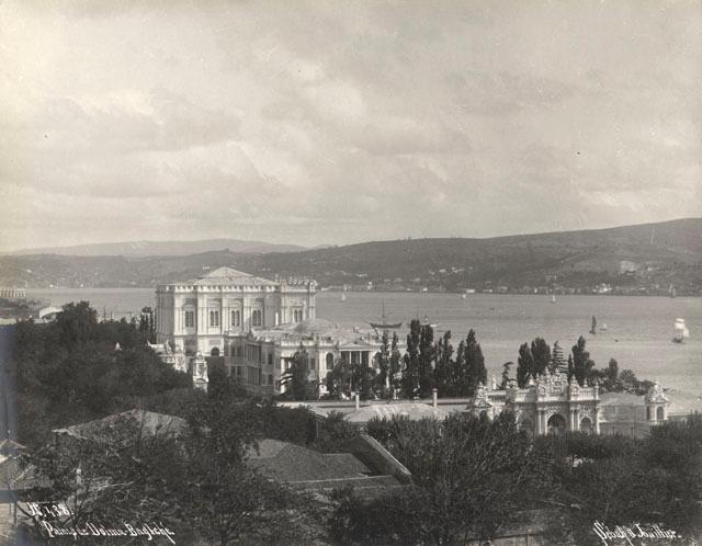 General view from west showing the Treasury Gate (Hazine Kapi) and Main Palace with the Ceremonial Quarters rising behind the Administrative section