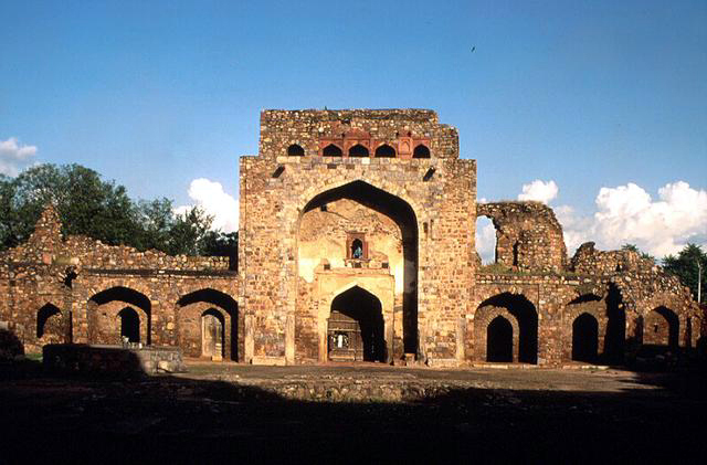 Khayr al-Manazil Masjid - View from within courtyard, looking east towards the entry portal