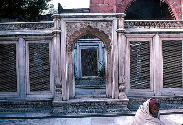 Muhammad Shah Rangeela Tomb - Exterior view of tomb looking west