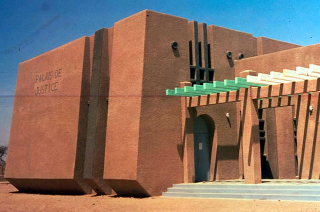 Agadez Courthouse - View to main façade