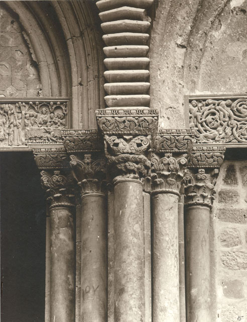Church of the Holy Sepulchre - Detail of south façade