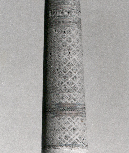 Lower and middle sections of minaret