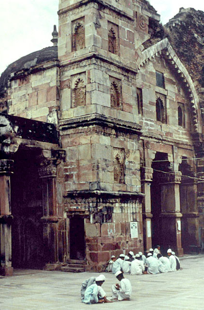 Lal Darwaza Mosque - Detail view of the prayer hall portal